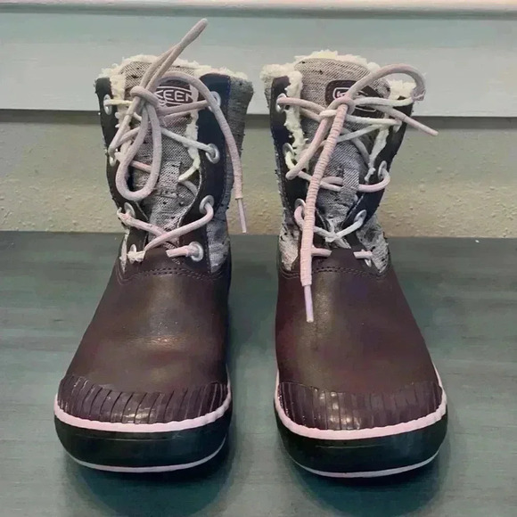 KEEN Girl’s Lined Lace Up Boots - Picture 1 of 14
